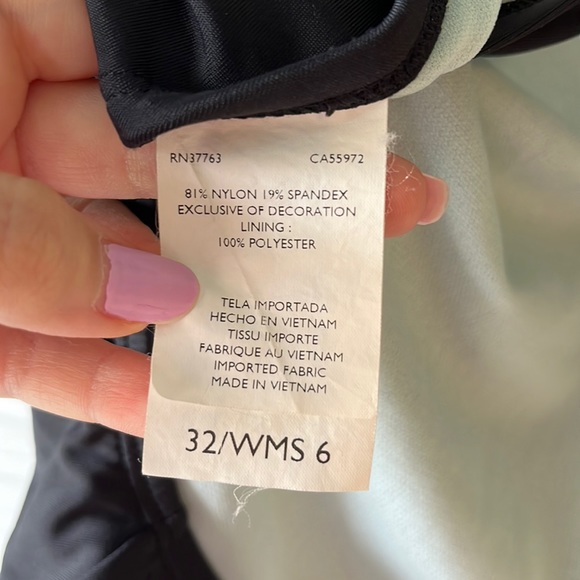 Nike Women’s Swimsuit - Picture 4 of 4